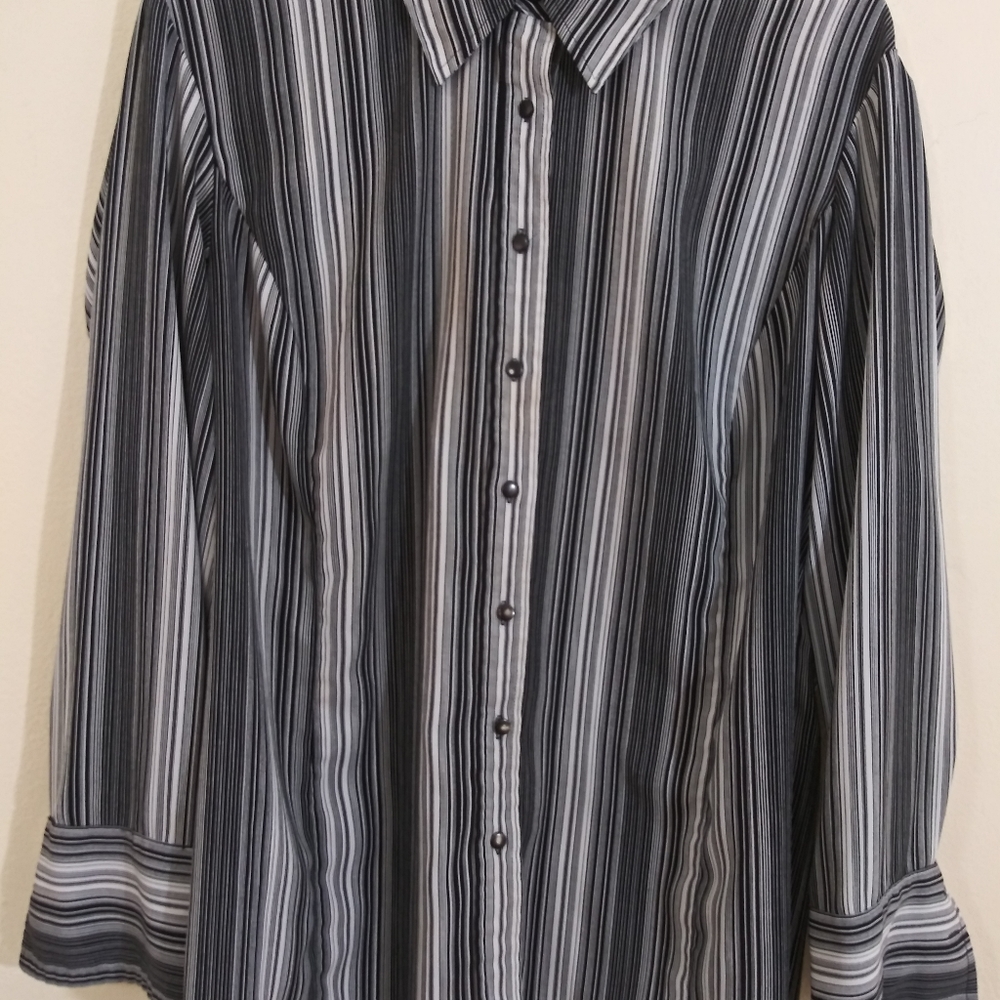 East 5th Woman Blouse - Picture 3 of 7
